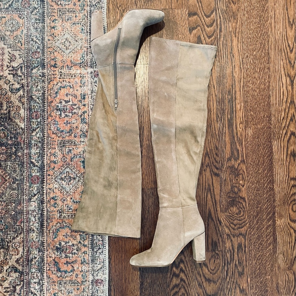 VINCE CAMUTO Boots